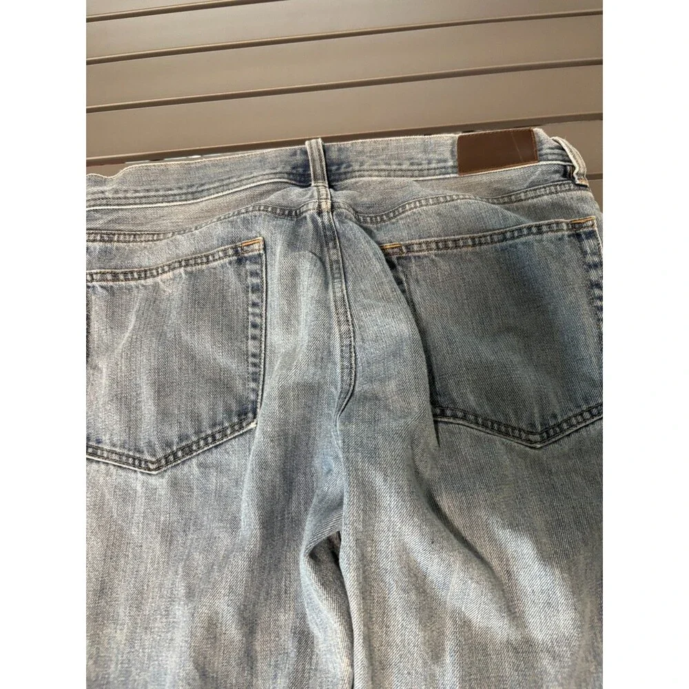 J. Crew Jeans Mens Size 32x34 Light Wash Blue Denim The Sutton